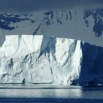 Antártida em Perigo Cientistas Alertam para Riscos do Derretimento e Pedem Ação Global Urgente