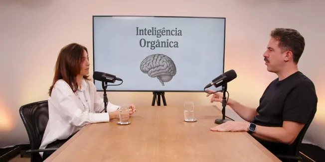 Lúcia Barros destaca o otimismo ativo e a inteligência ampliada para o futuro digital