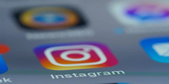 Instagram permite usar fotos públicas para criar imagens com inteligência artificial; saiba desativar