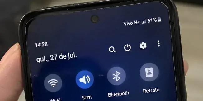 O que significa a sigla H+ no canto superior do celular?