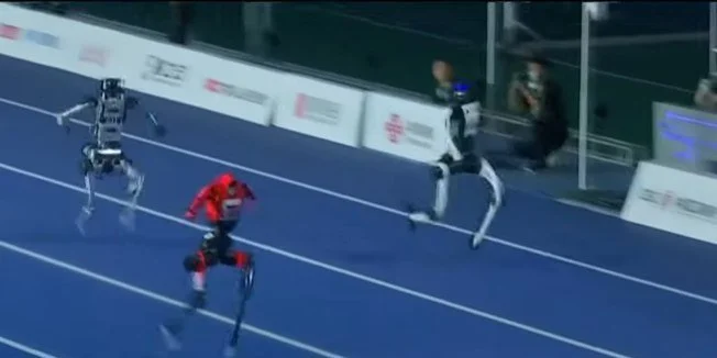Robô humanoide chinês quebra recorde de Usain Bolt nos 100 metros rasos