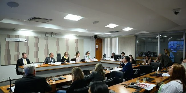 Audiência no Senado debate avanços da terapia gênica para Distrofia Muscular de Duchenne