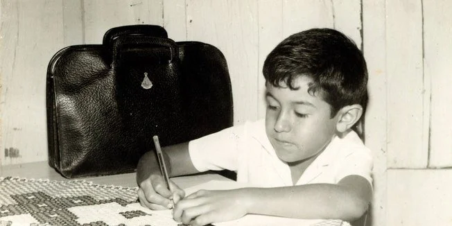 Do trabalho honesto à carreira tecnológica: a trajetória do filho de faxineiro que chegou ao espaço